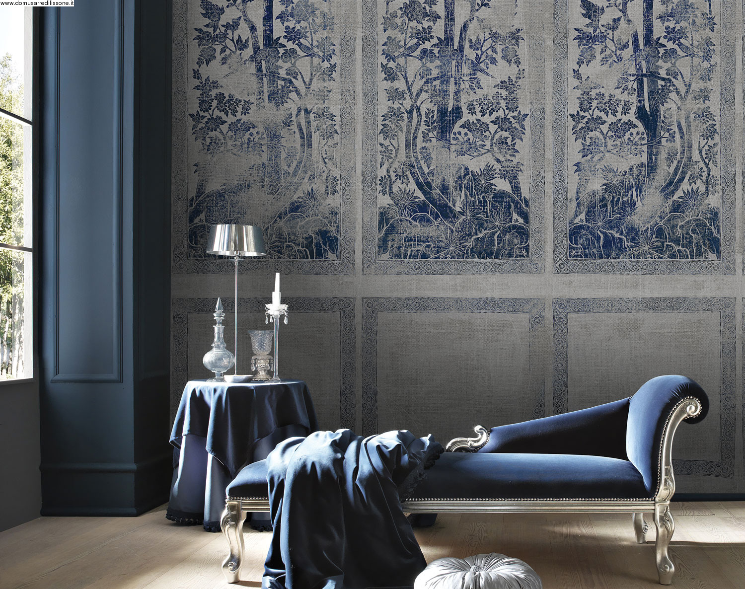 carta da parti effetto boiserie decorazioni floreali blu