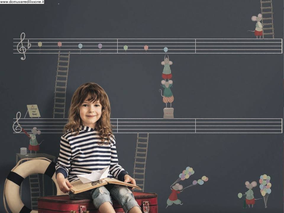tappezzeria per cameretta con note musicale  pentagramma e cartoni animati