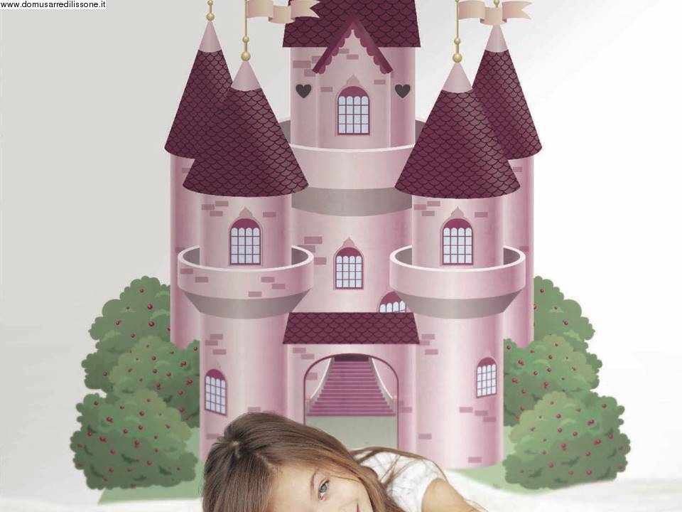 tappezzeria con castello rosa da principessa